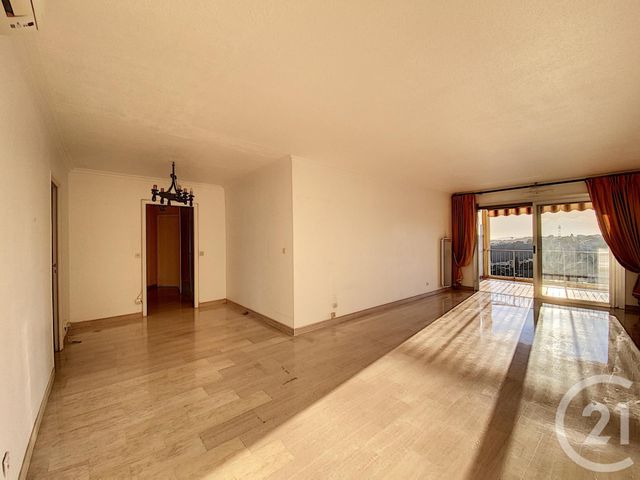 Afficher la photo en grand Appartement F3 à vendre - 3 pièces - 82.3 m2 - NICE - 06 - PROVENCE-ALPES-COTE-D-AZUR - Century 21 Cabinet Marchal