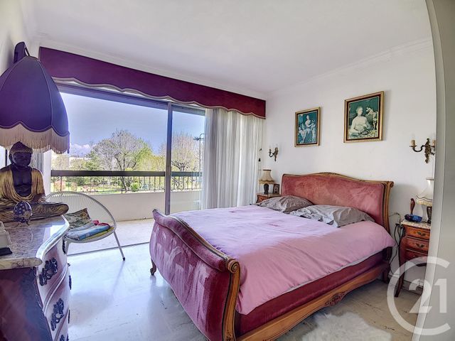 Afficher la photo en grand Appartement F4 à vendre - 4 pièces - 91.0 m2 - VILLENEUVE LOUBET - 06 - PROVENCE-ALPES-COTE-D-AZUR - Century 21 Cabinet Marchal