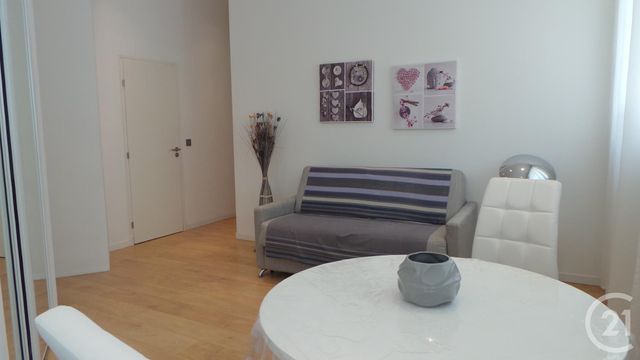 Afficher la photo en grand Appartement F1 à louer - 1 pièce - 25.0 m2 - NICE - 06 - PROVENCE-ALPES-COTE-D-AZUR - Century 21 Cabinet Marchal