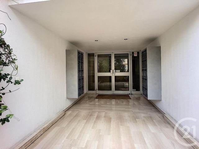 Afficher la photo en grand Appartement F1 à vendre - 1 pièce - 35.0 m2 - NICE - 06 - PROVENCE-ALPES-COTE-D-AZUR - Century 21 Cabinet Marchal