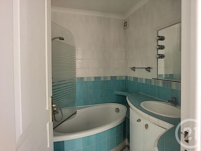 Afficher la photo en grand Appartement F1 à vendre - 1 pièce - 35.0 m2 - NICE - 06 - PROVENCE-ALPES-COTE-D-AZUR - Century 21 Cabinet Marchal