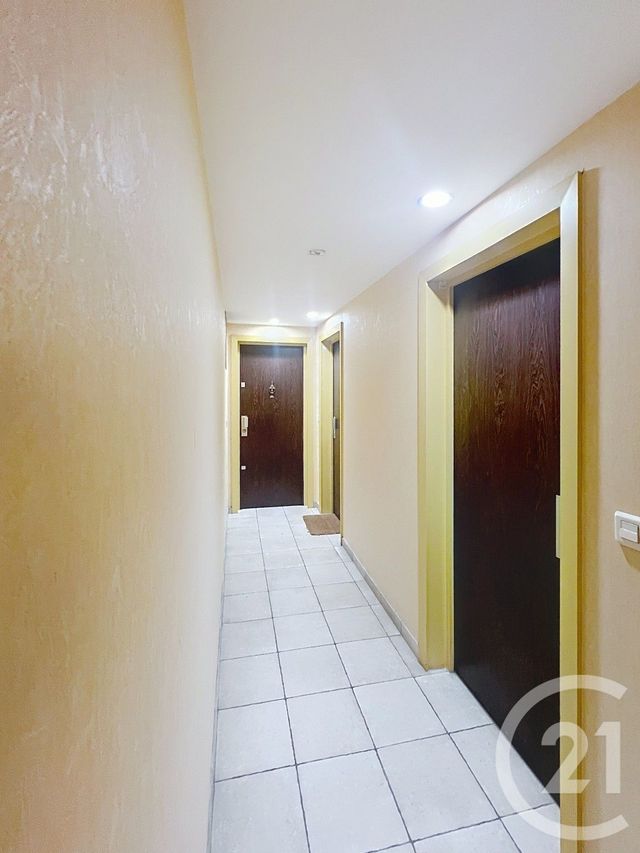 Afficher la photo en grand Appartement F1 à vendre - 1 pièce - 29.1 m2 - ANTIBES - 06 - PROVENCE-ALPES-COTE-D-AZUR - Century 21 Cabinet Marchal