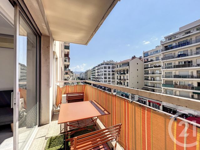 Afficher la photo en grand Appartement F2 à louer - 2 pièces - 41.88 m2 - NICE - 06 - PROVENCE-ALPES-COTE-D-AZUR - Century 21 Cabinet Marchal