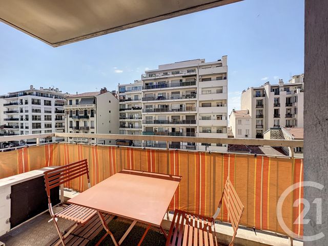 Afficher la photo en grand Appartement F2 à louer - 2 pièces - 41.88 m2 - NICE - 06 - PROVENCE-ALPES-COTE-D-AZUR - Century 21 Cabinet Marchal
